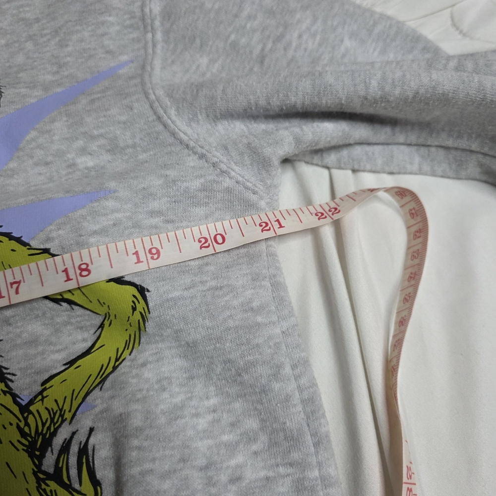 How the grinch stole Christmas sweater size Small - Picture 4 of 4